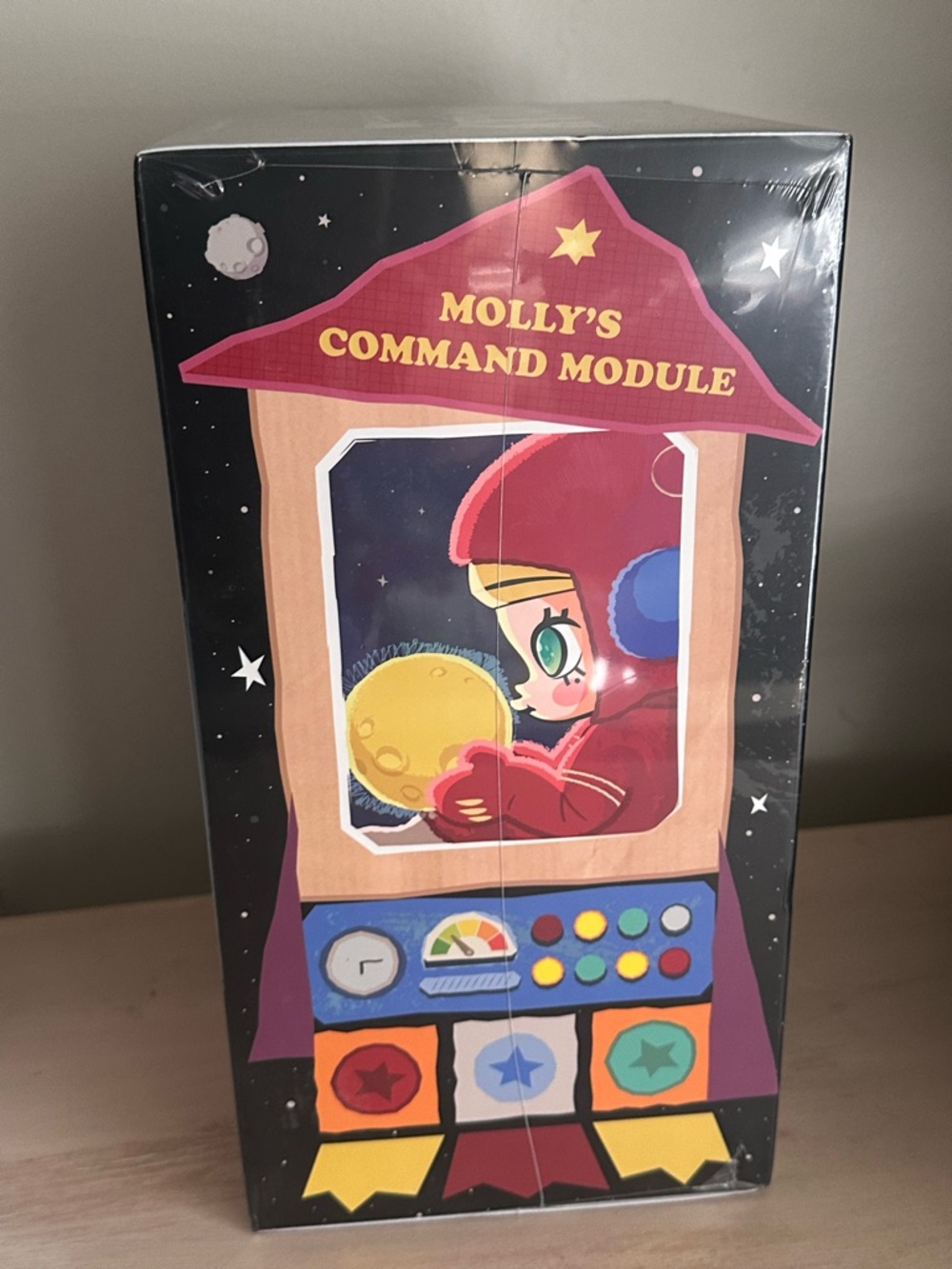 Molly Hello, Moon 1/8 Action Figure - Picture 4 of 11